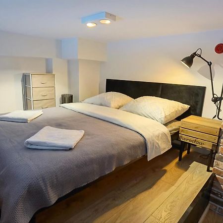 Apartament Loft Studio Airport Blisko Lotniska Zarembowicza Lotnisko ヴロツワフ エクステリア 写真