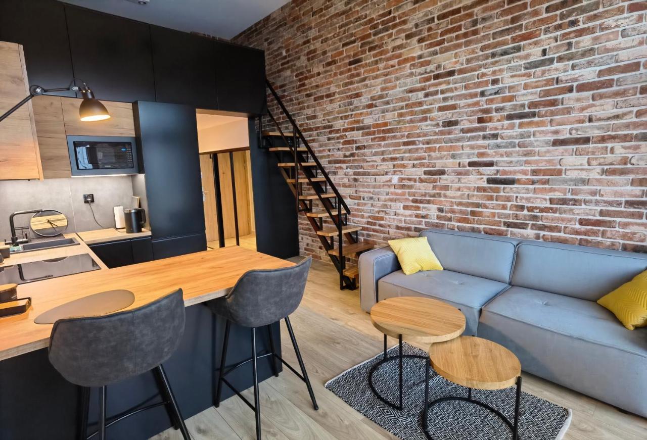 Apartament Loft Studio Airport Blisko Lotniska Zarembowicza Lotnisko ヴロツワフ エクステリア 写真